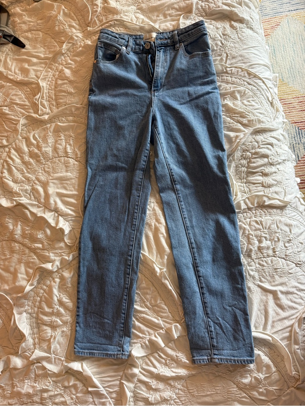 Abrand Straight-Leg Jeans in Medium Blue Wash